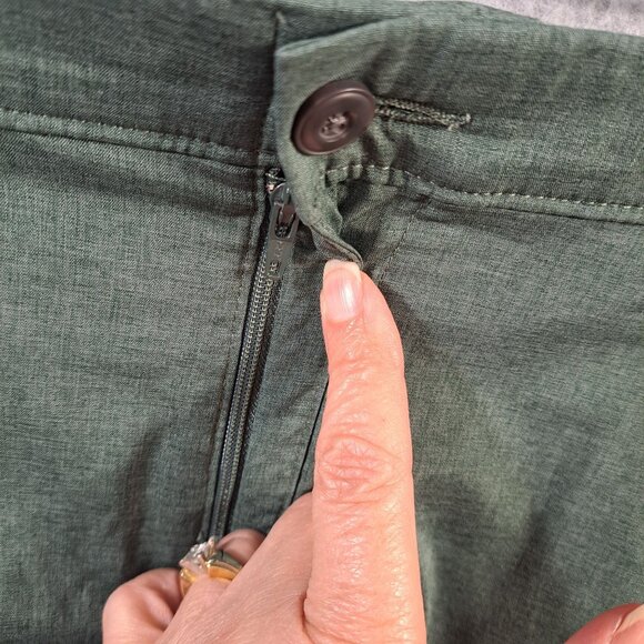 PGA Tour Mens 42 Golf Shorts Green Poly Blend Classic Flat Front 10" Inseam - Picture 9 of 10